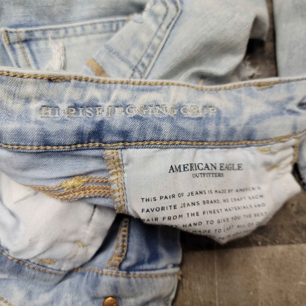 American Eagle distressed jeans - Picture 2 of 6